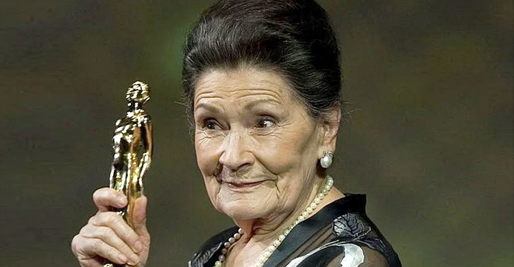 মারা গেছেন অস্কারজয়ী ‘কোকো’ সিনেমার ভয়েস আর্টিস্ট ‘অ্যানা’